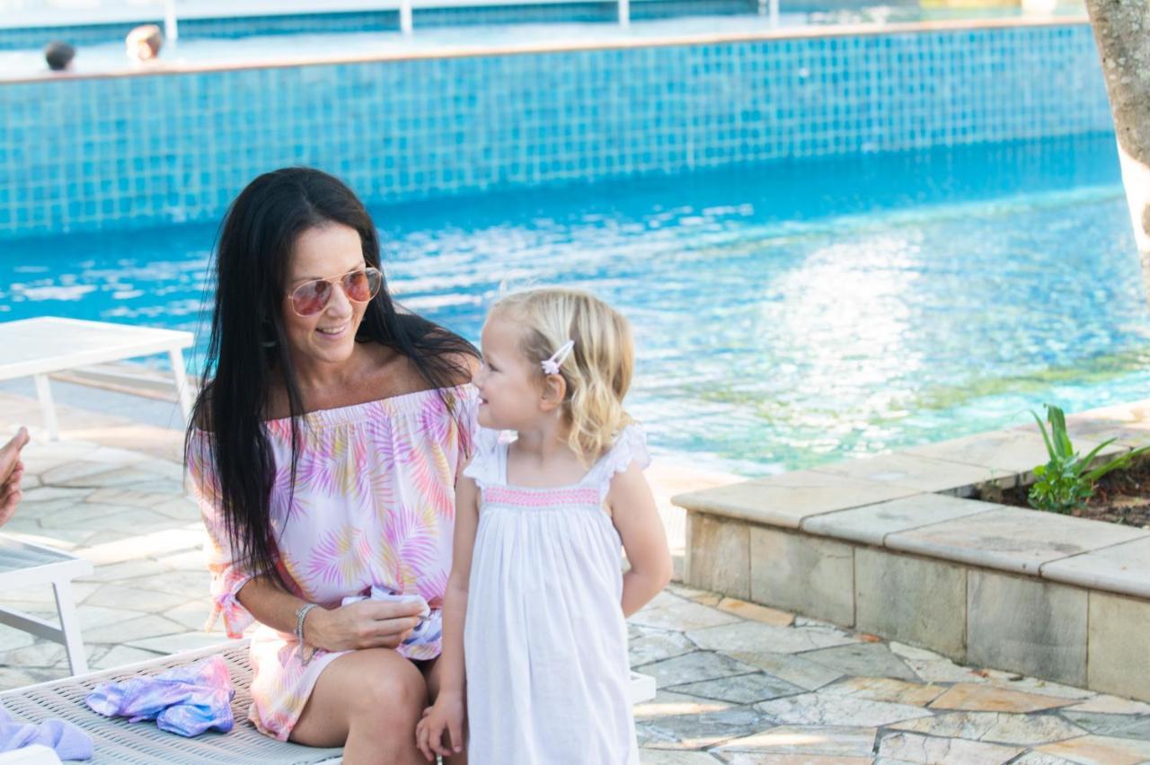 The Capital Zimbali Hotel Балито Екстериор снимка A mother and her daughter