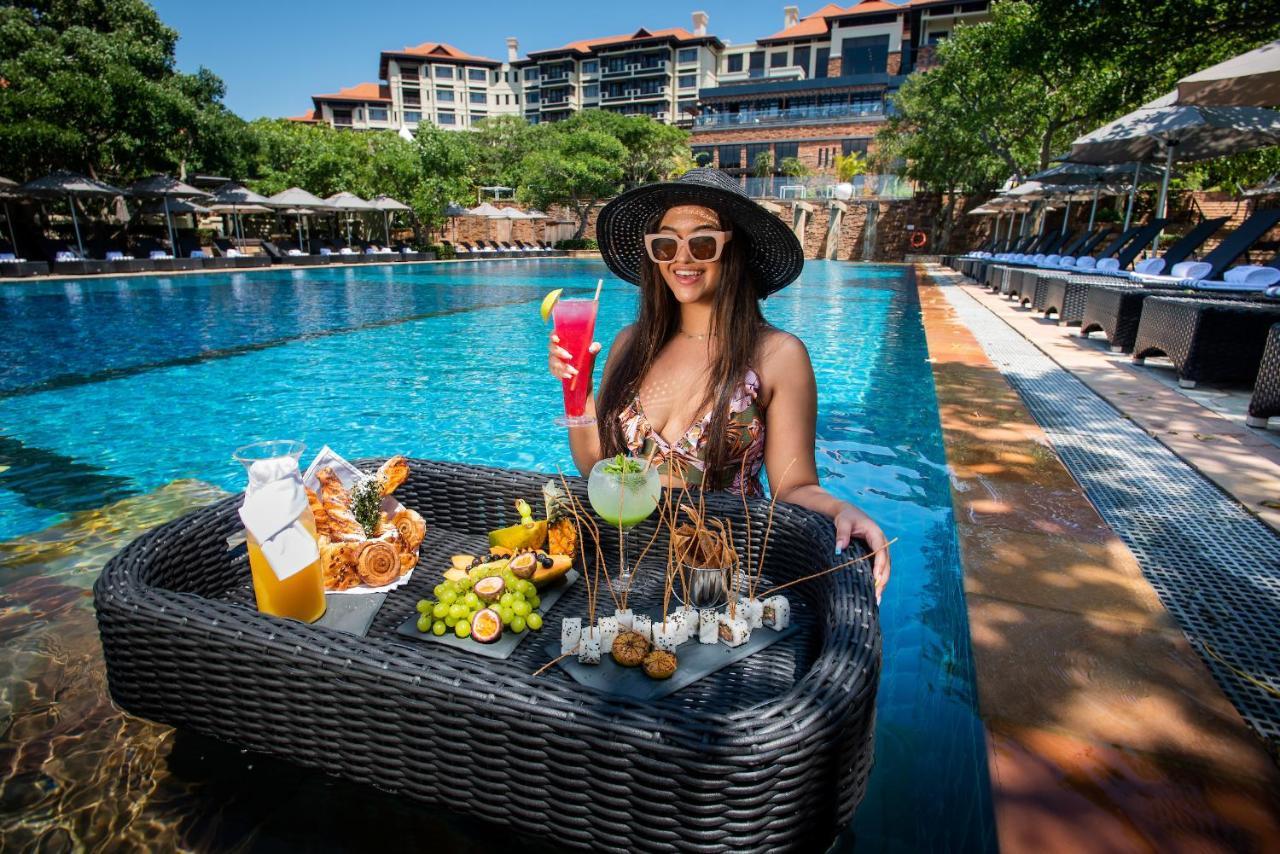 The Capital Zimbali Hotel Балито Екстериор снимка Poolside at the hotel