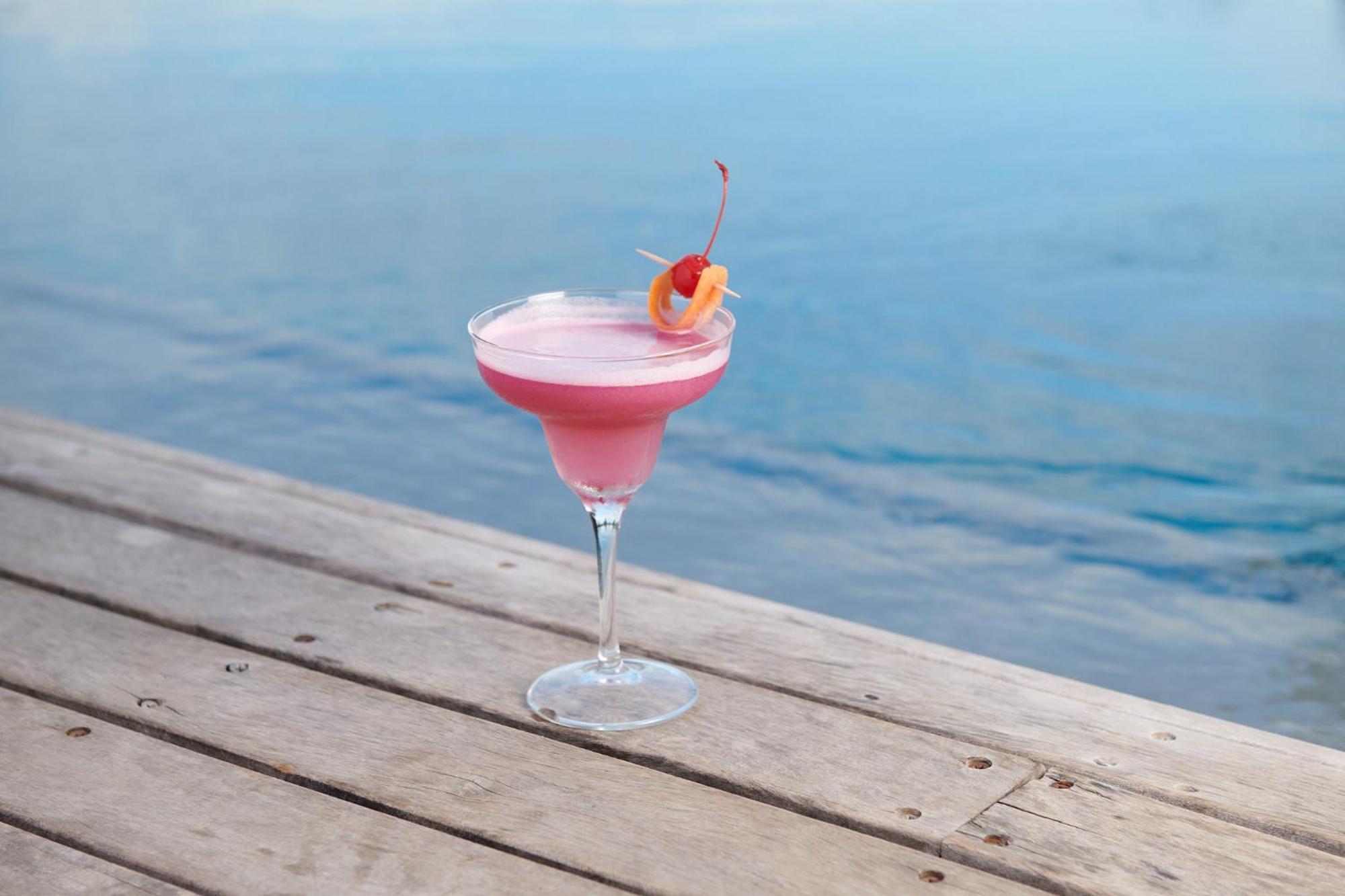 The Capital Zimbali Hotel Балито Екстериор снимка A strawberry daiquiri
